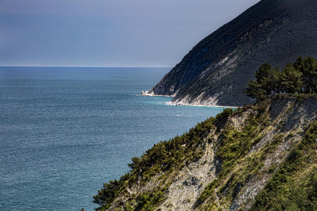 Brezza Del Conero Lägenhet Ancona Exteriör bild