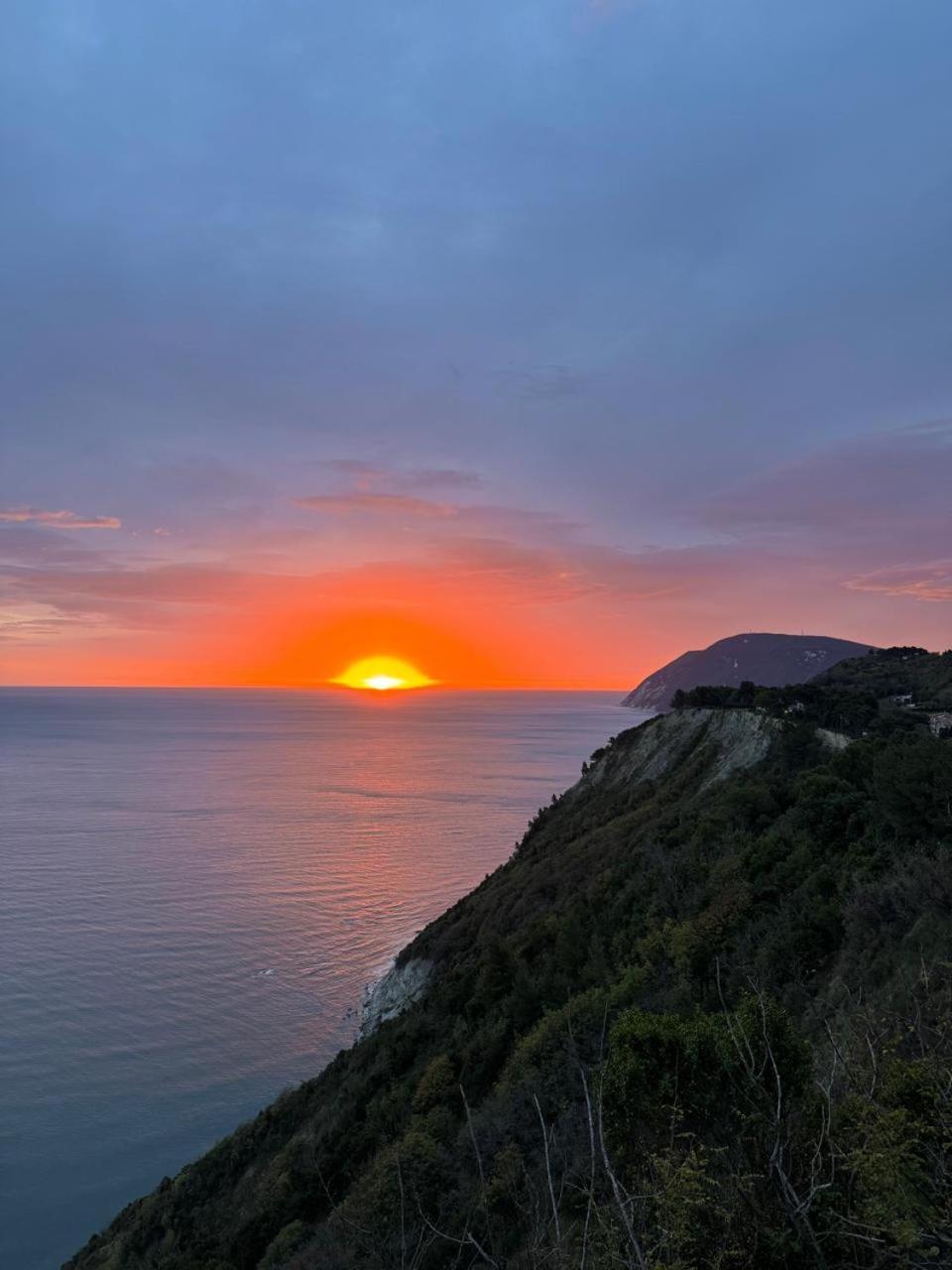 Brezza Del Conero Lägenhet Ancona Exteriör bild